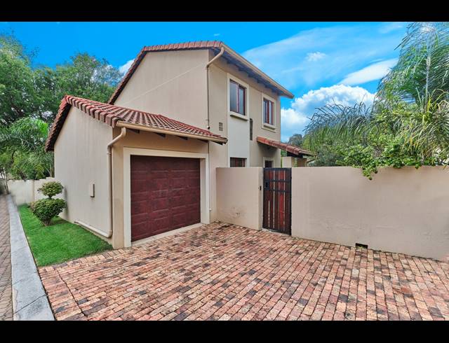 2 BEDROOM TOWNHOUSE FOR SALE IN RUIMSIG